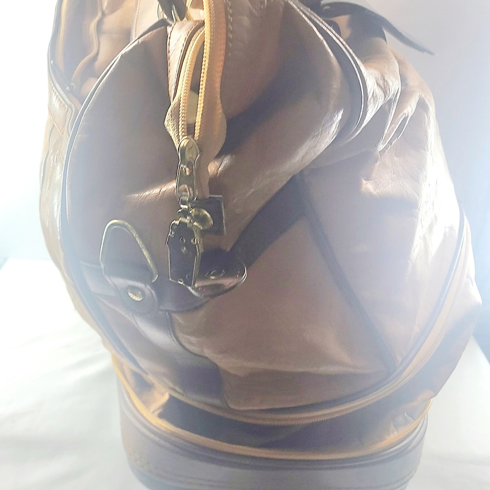 Cherish Leather Travel Bag - Picture 6 of 6